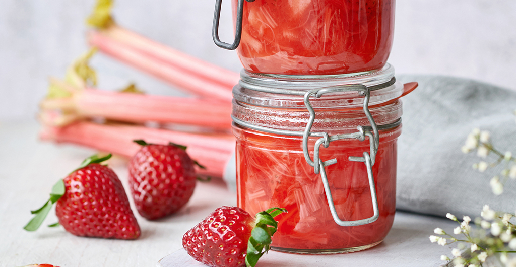 Strawberry and rhubarb compote